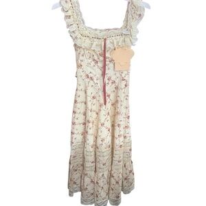 Chic Cream and Pink Floral Midi Dress